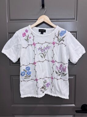 Salon Studio by Haband Floral Embroidered White Knit Shirt